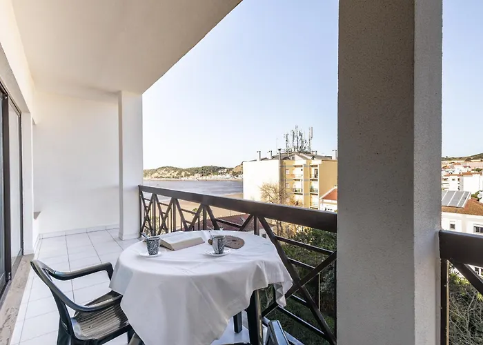 Infante 1 - By Smarthomes * São Martinho do Porto