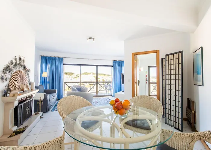 Infante 1 - By Smarthomes Apartman